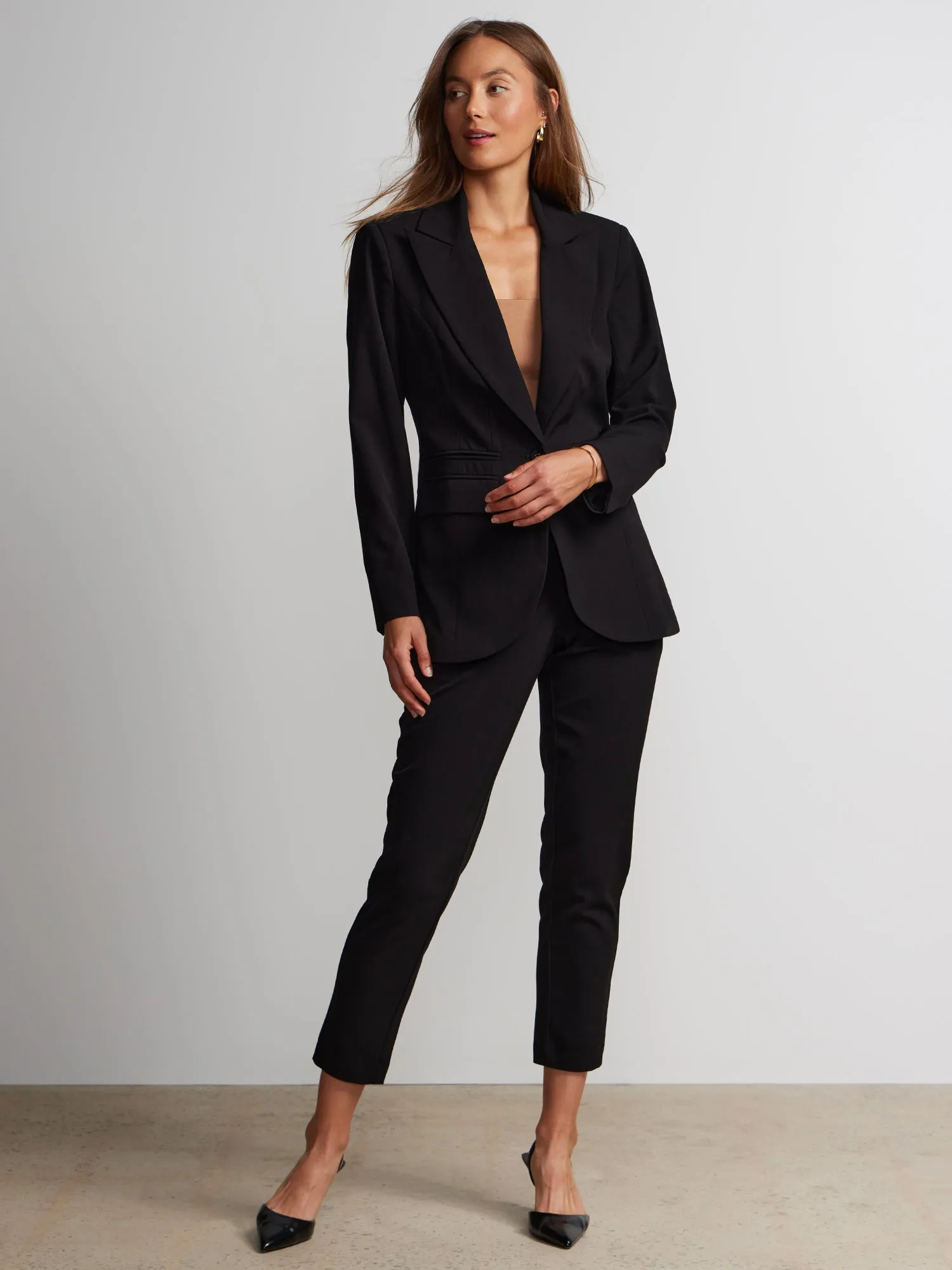 Petite Essential Stretch Long Sleeve Peak Lapel Blazer